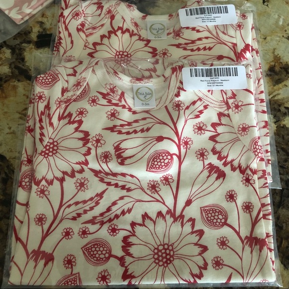 ▪️Red Floral Newborn Playsuit - Picture 2 of 3